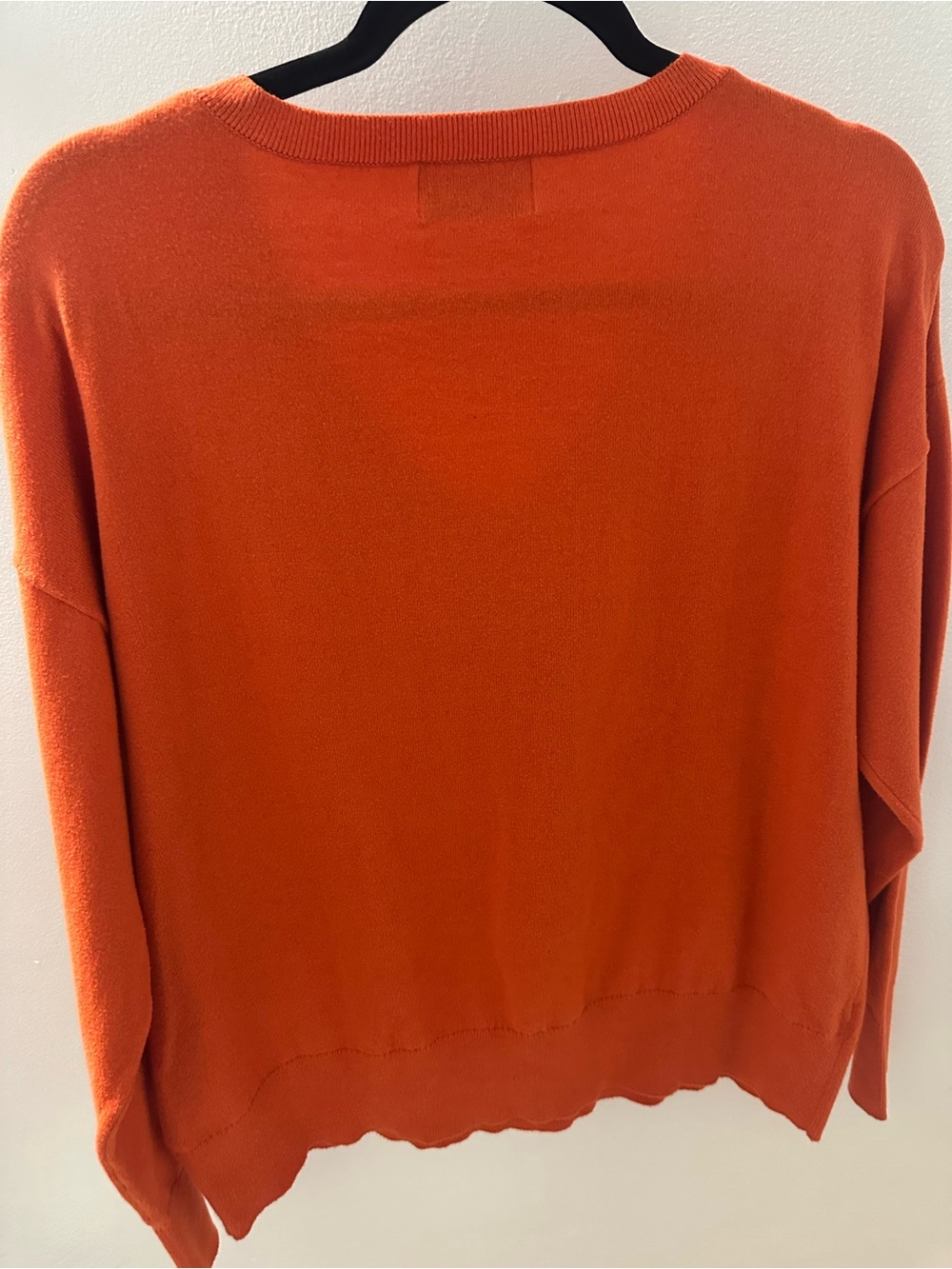 Old Navy Women’s Orange V Neck Sweater Size S - Picture 3 of 4